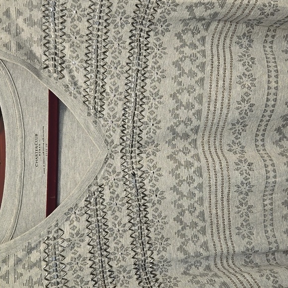 🔥Charter Club Light Gray Patterned & Embellished V-Neck Top - Picture 3 of 8